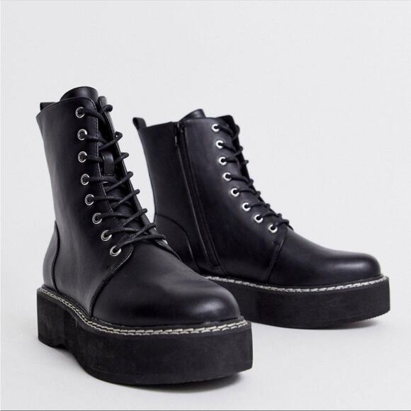 ASOS Doc Martens Black Lug Platform Heel Lace Up 90s Moto Combat Ankle Boots 9 - Picture 1 of 5